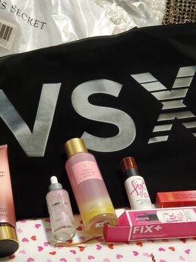 Victoria's Secret VSX Tote+ Strawberries & Champagne+Mariposa Apricot & Etc!!!